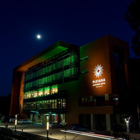 Pleiada Boutique Hotel & Spa Iasi Buitenkant foto The library at night