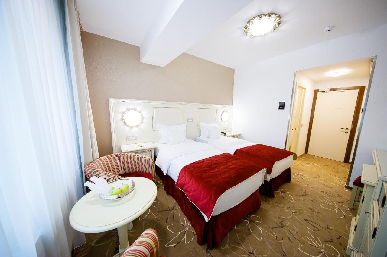 Pleiada Boutique Hotel & Spa Iasi Buitenkant foto