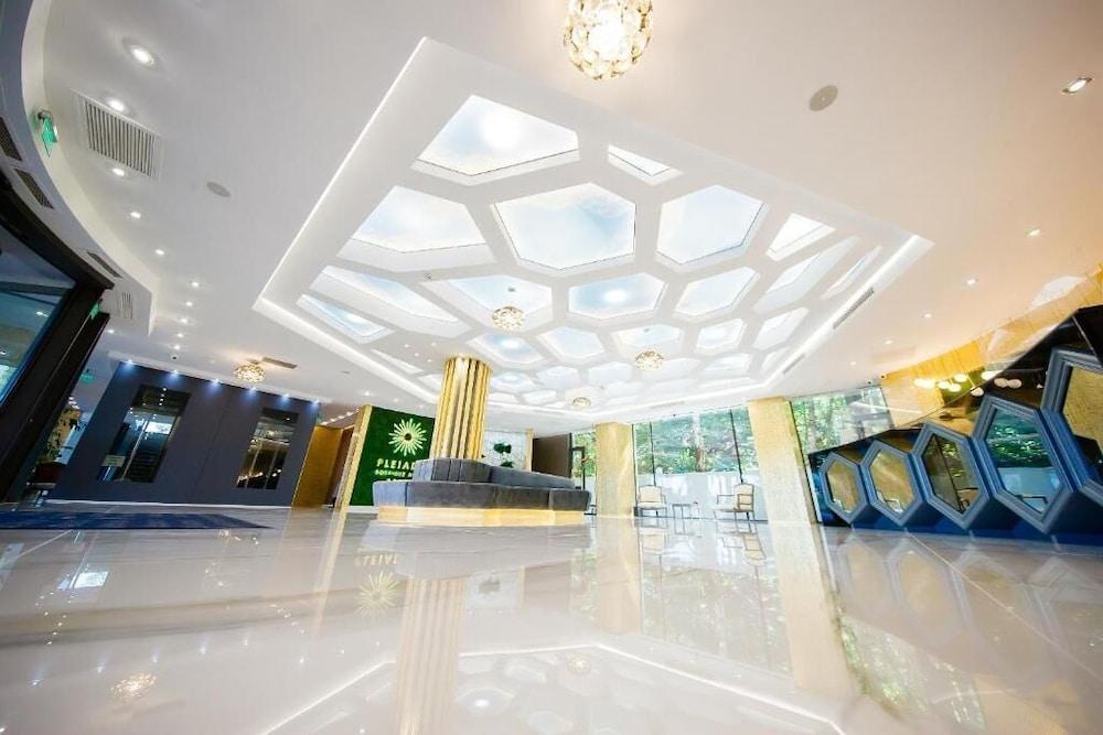 Pleiada Boutique Hotel & Spa Iasi Buitenkant foto Lobby