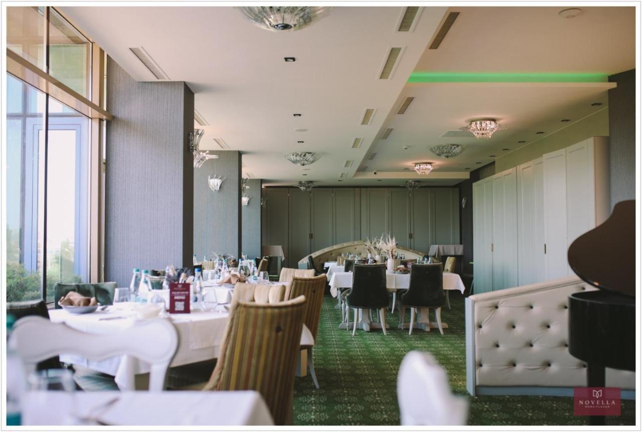 Pleiada Boutique Hotel & Spa Iasi Buitenkant foto The restaurant