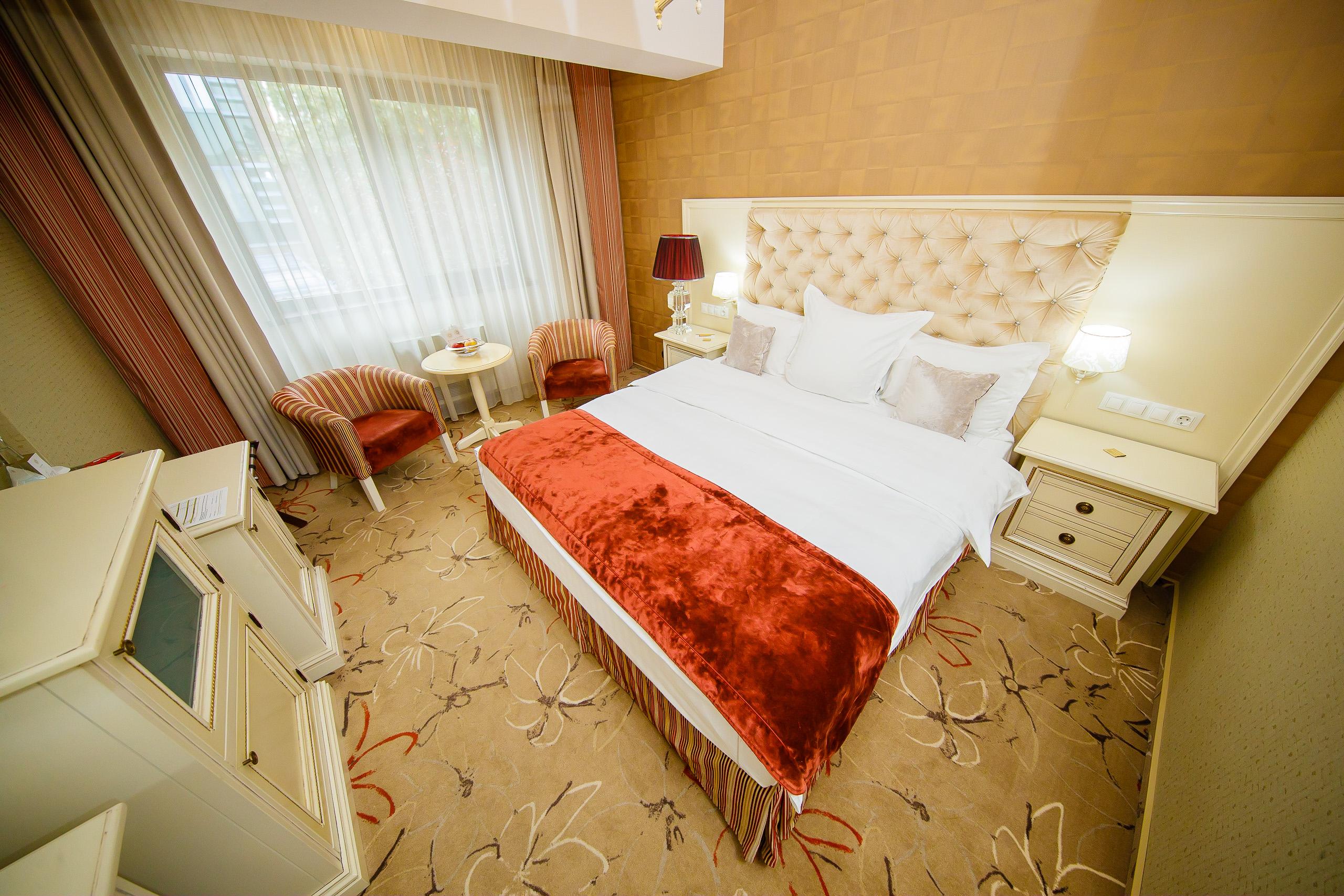Pleiada Boutique Hotel & Spa Iasi Buitenkant foto A room at the hotel