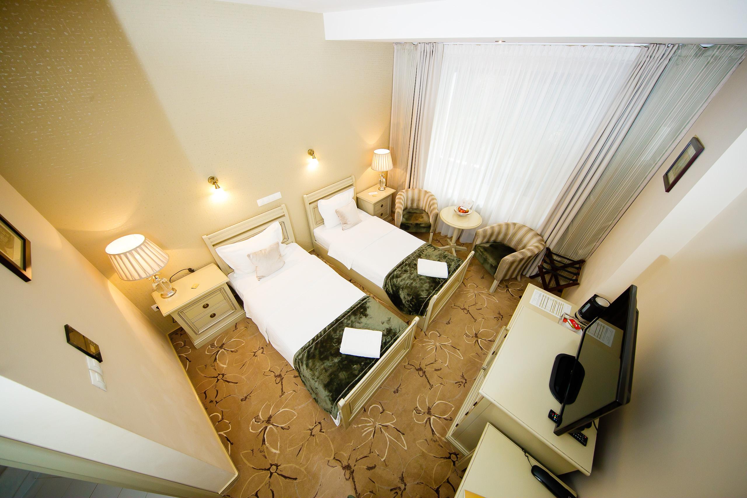 Pleiada Boutique Hotel & Spa Iasi Buitenkant foto A room at the hotel