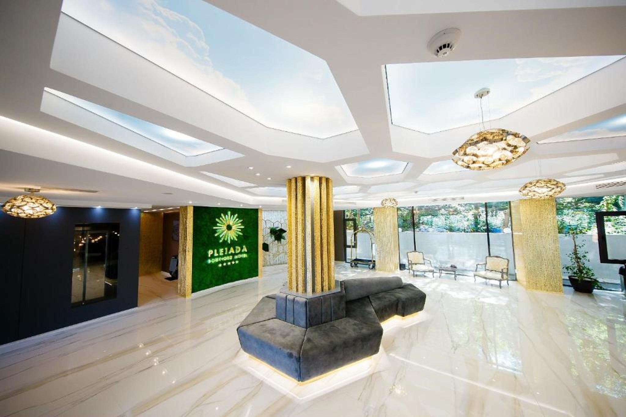 Pleiada Boutique Hotel & Spa Iasi Buitenkant foto The lobby of the hotel