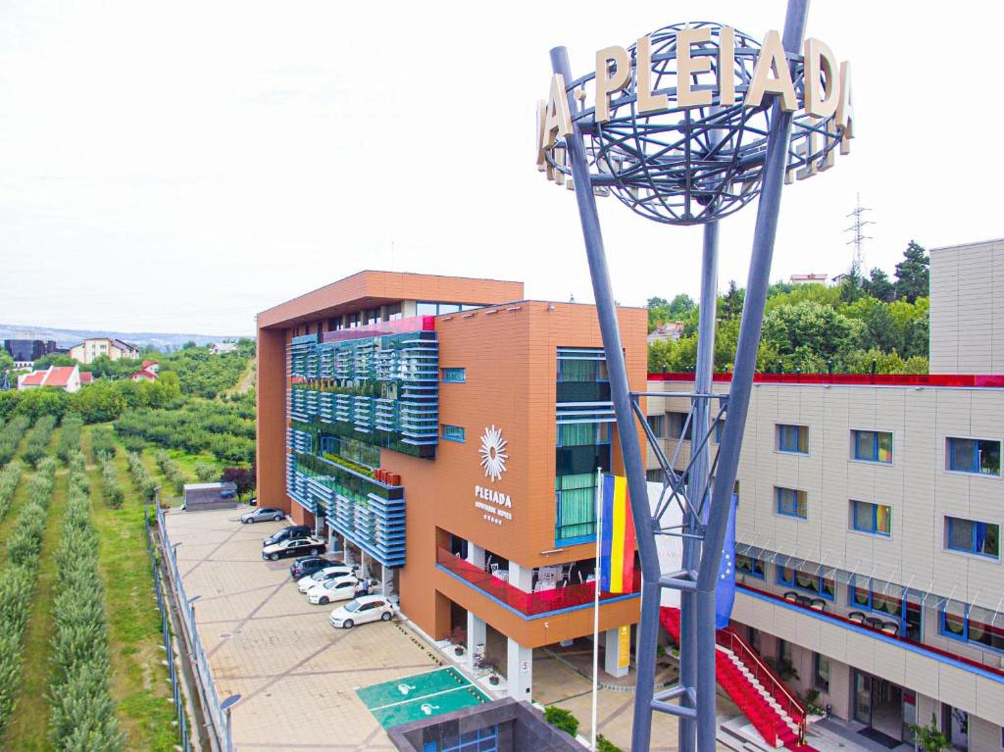 Pleiada Boutique Hotel & Spa Iasi Buitenkant foto Aerial view of the campus