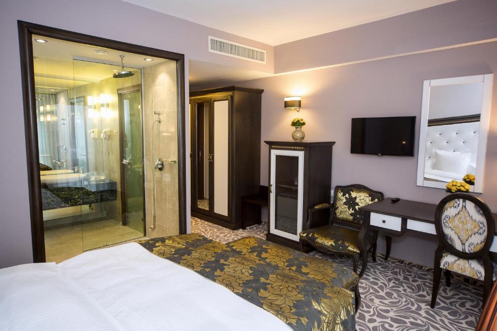 Pleiada Boutique Hotel & Spa Iasi Kamer foto A room at the hotel